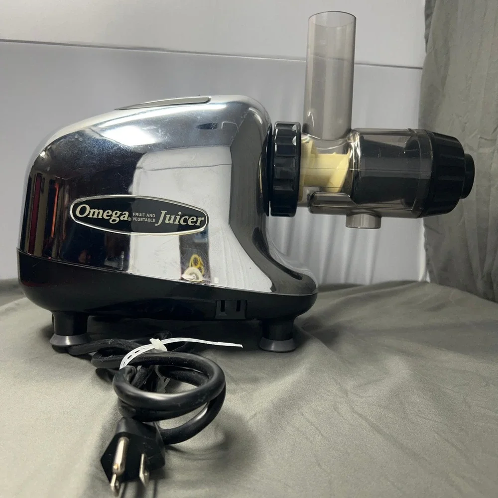 Omega Juicer 8005 Silver Chrome Masticating Juicer Fruit Vegetable Extractor